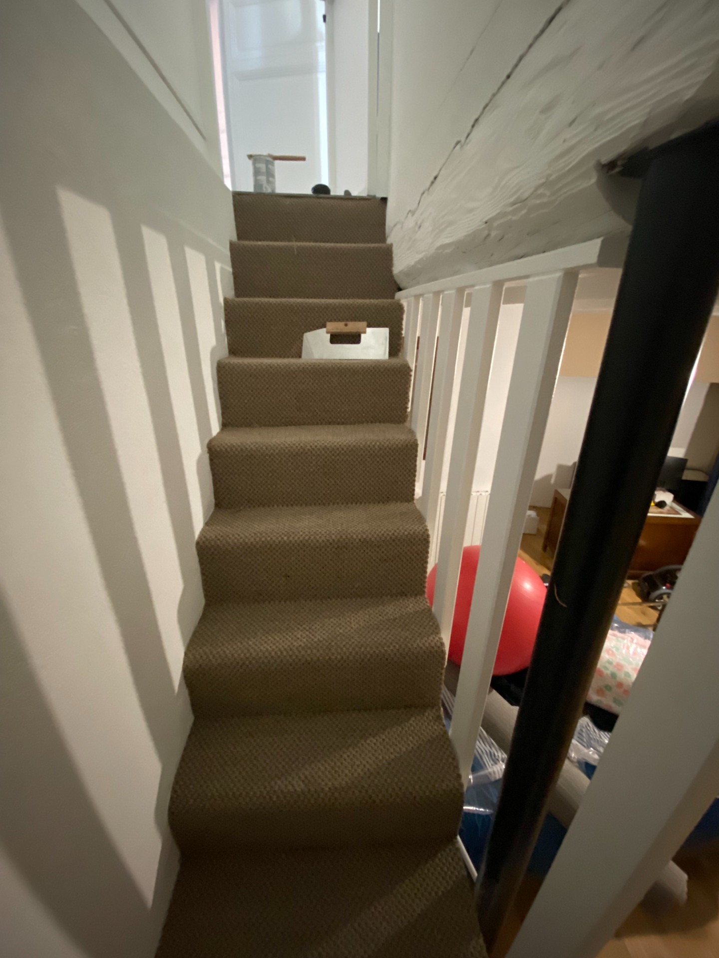 pose de sisal sur un escalier